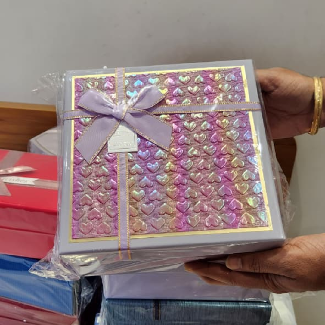 Square purple with hearts gift box | Gift Hamper